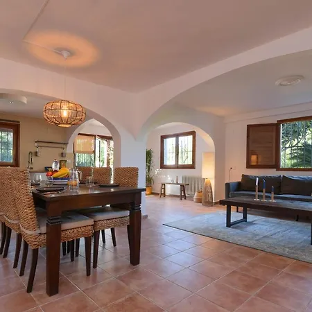 Bogira By Aguilarent וילה